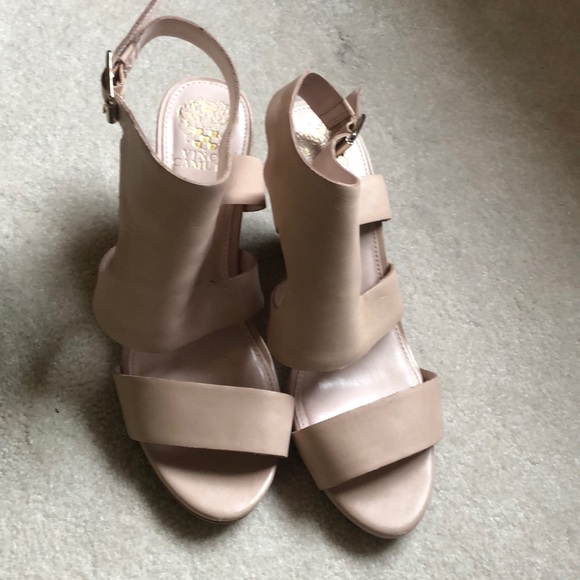 vince camuto beige sandals